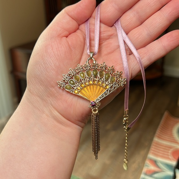 15.5-17.5” Vintage Asian enamel rhinestone oriental folding fan tassel necklace - Picture 7 of 7